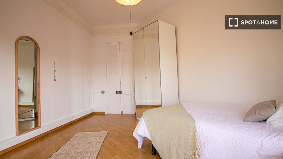 Double room Barcelona, 6 beds — photo 11