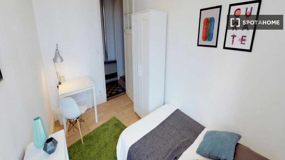 Double room Lyon, 3 beds, 70m² — photo 12