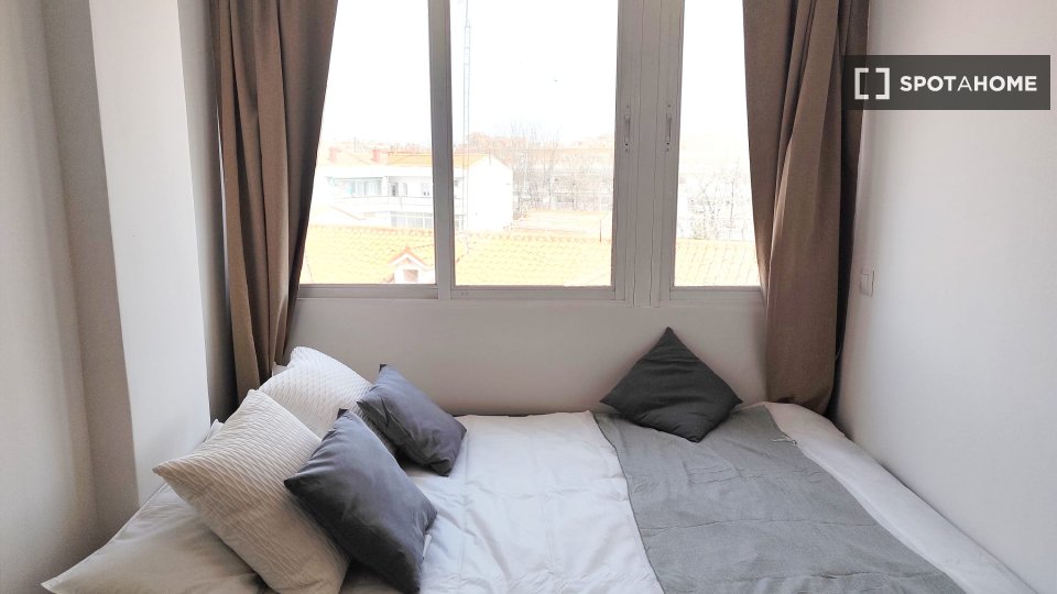 Double room Madrid, 5 beds — photo 10