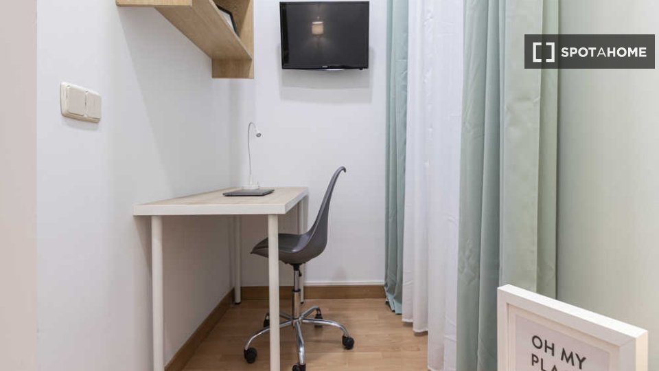 Double room Madrid, 41 beds — photo 62