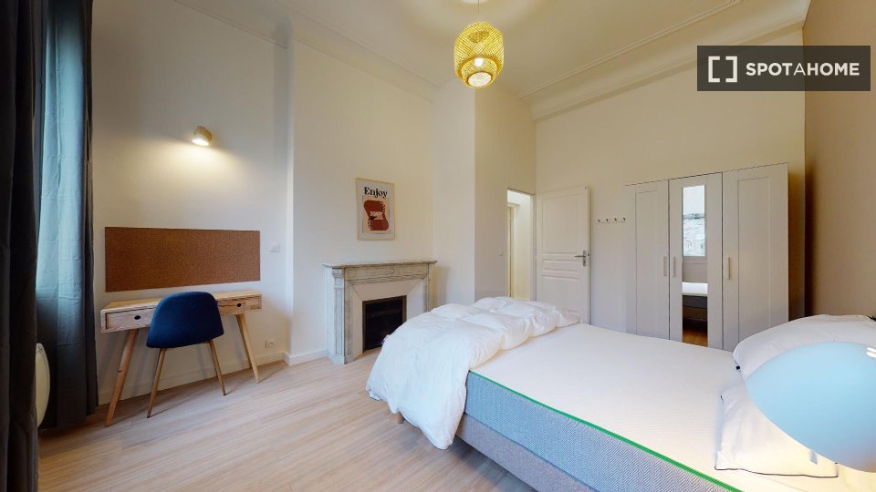 Double room Marseille, 18 beds — photo 21