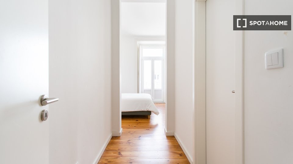 Double room Lisbon, 8 beds — photo 10