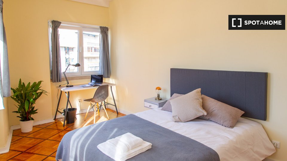 Double room Lisbon, 6 beds — photo 15