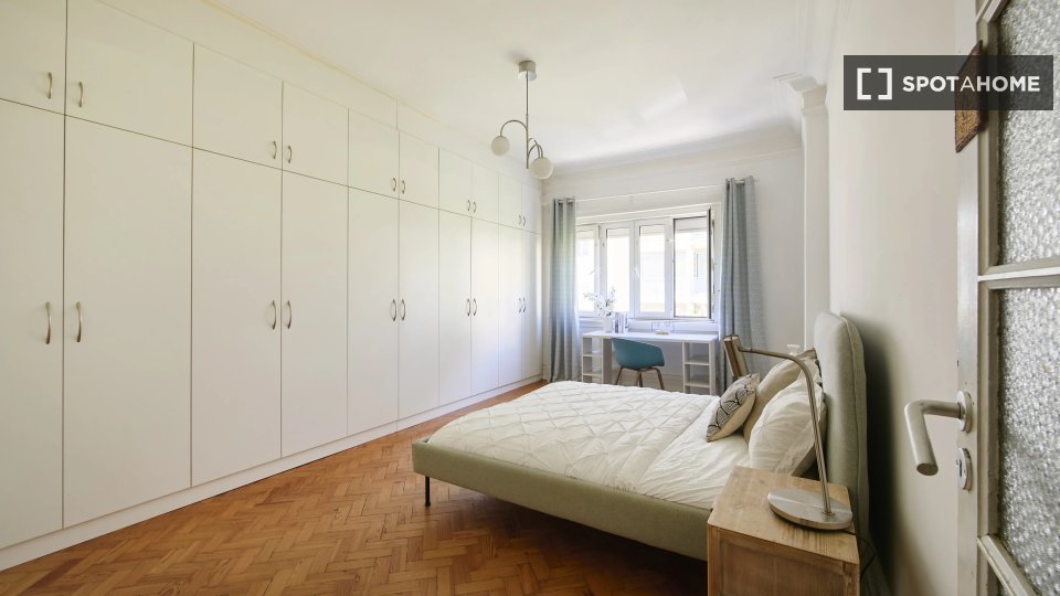 Double room Lisbon, 9 beds — photo 1