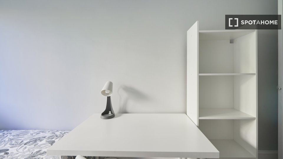 Double room Lisbon, 16 beds — photo 17