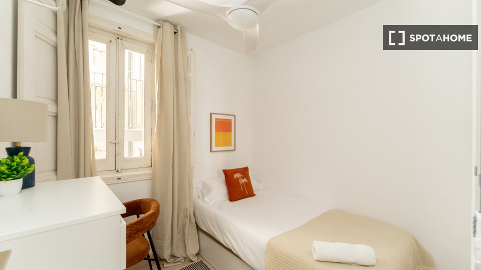Double room Madrid, 7 beds — photo 6