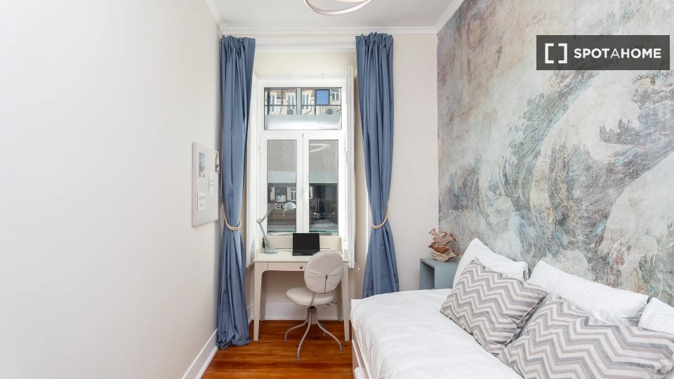 Double room Lisbon, 6 beds — photo 11
