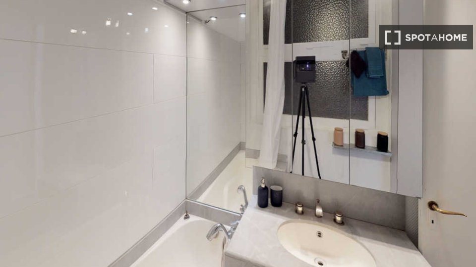 Double room Lille, 5 beds, 140m² — photo 18