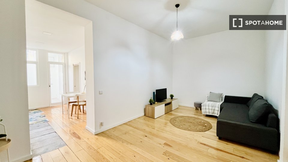 Apartment Porto, 2 beds, 74m² — photo 23