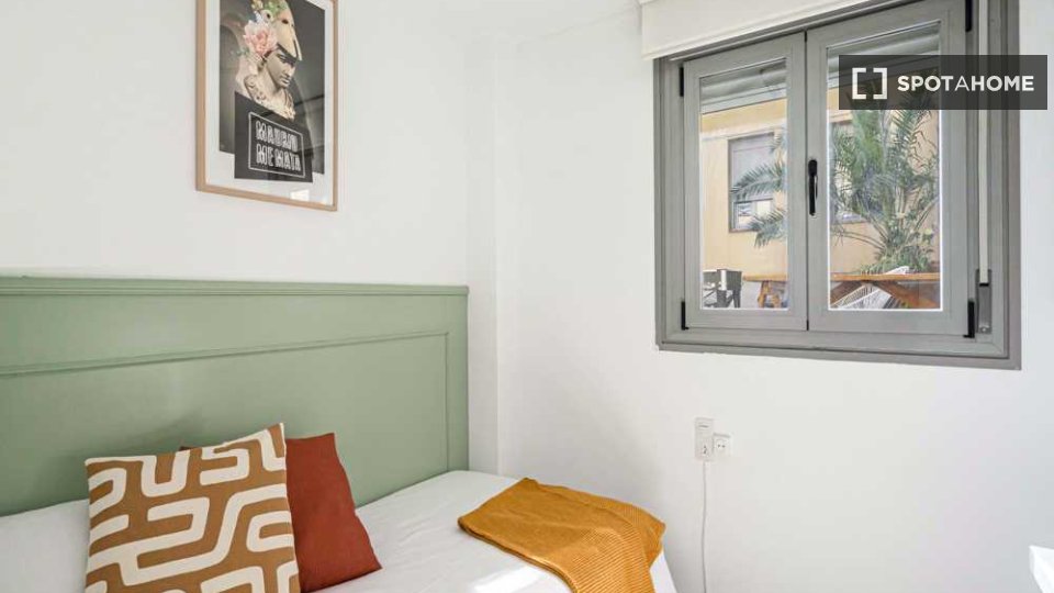 Double room Madrid, 67 beds — photo 80