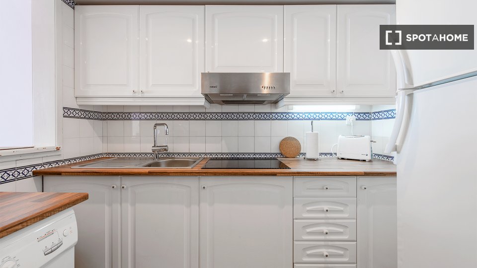 Apartment Lisbon, 1 bed — photo 10