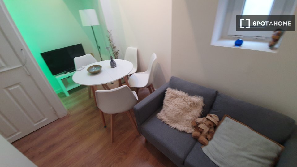 Apartment Lisbon, 2 beds — photo 26