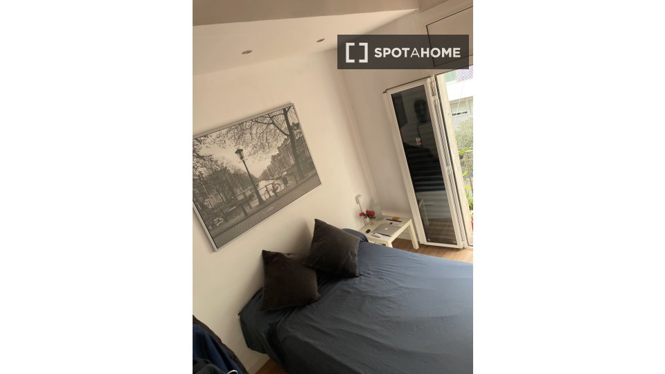 Double room Barcelona, 2 beds, 65m² — photo 9