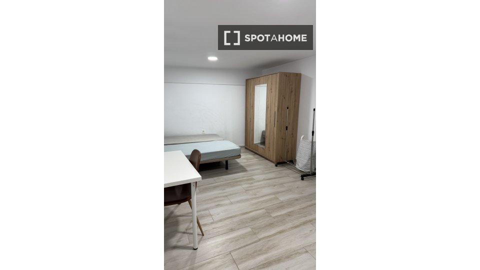 Double room Murcia, 5 beds, 170m² — photo 22