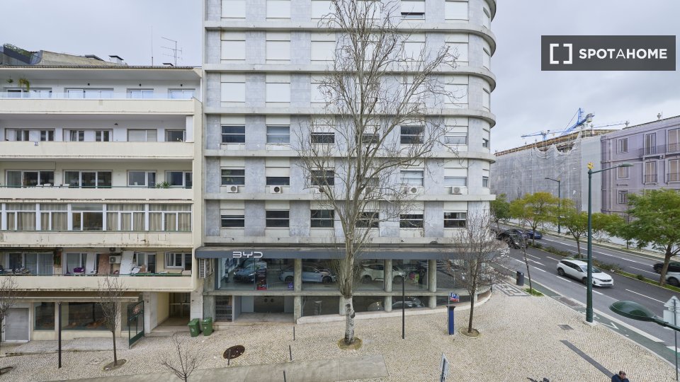 Double room Lisbon, 6 beds — photo 14