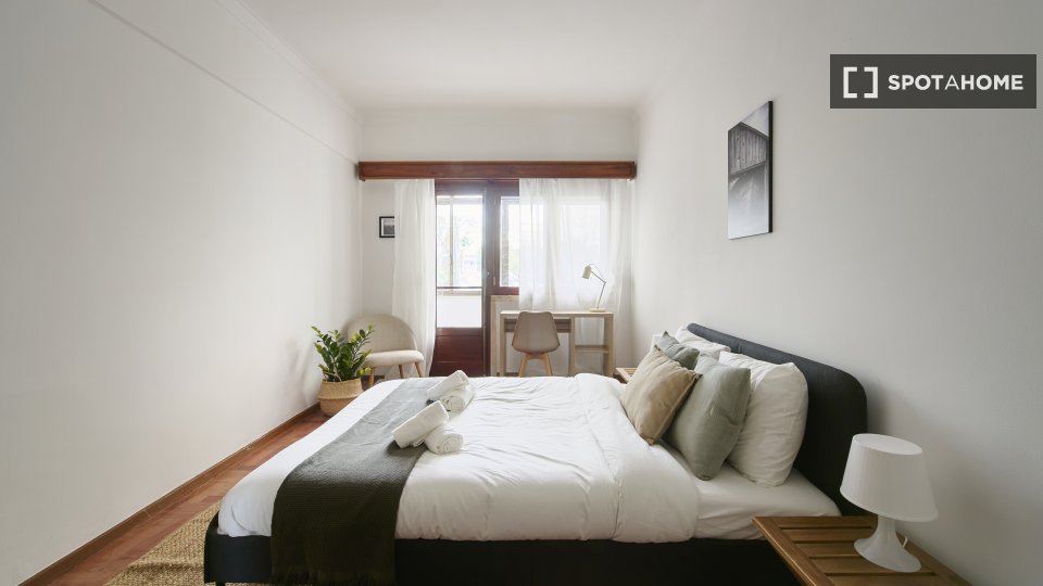 Double room Lisbon, 4 beds — photo 18