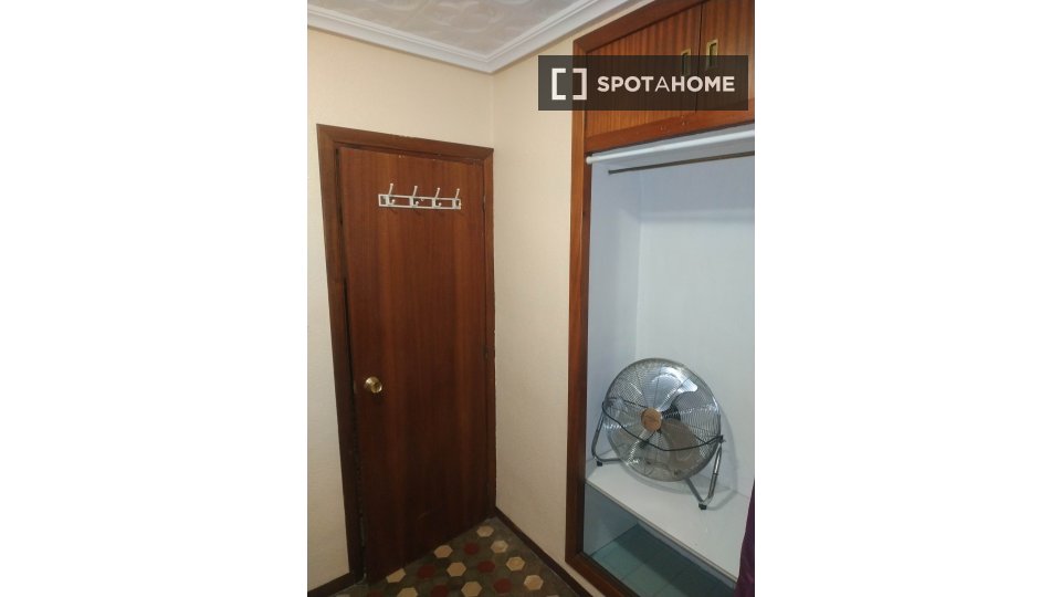 Double room Valencia, 4 beds, 82m² — photo 18