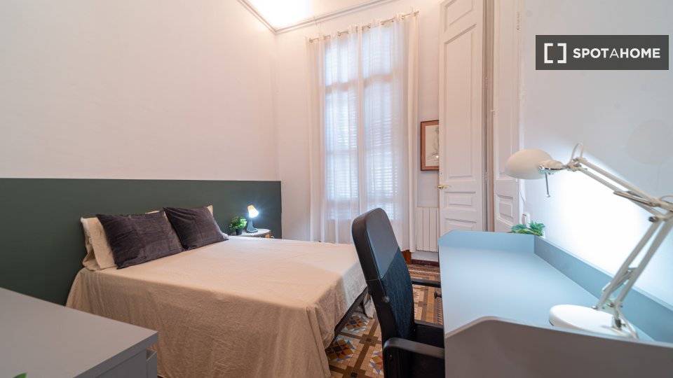 Double room Barcelona, 8 beds, 190m² — photo 7