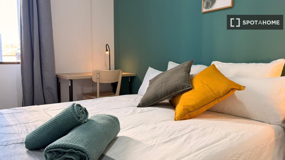 Double room Madrid, 5 beds, 90m² — photo 7