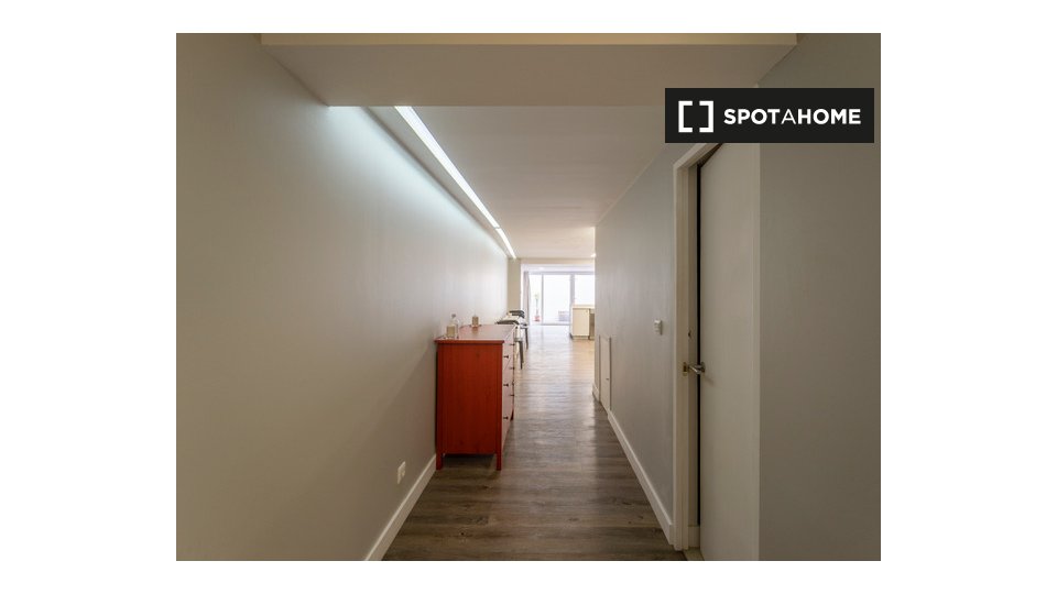 Apartment mono Lisbon, 110m² — photo 5