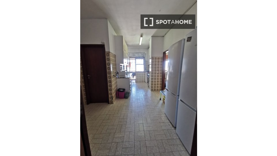 Double room Porto, 5 beds, 150m² — photo 8
