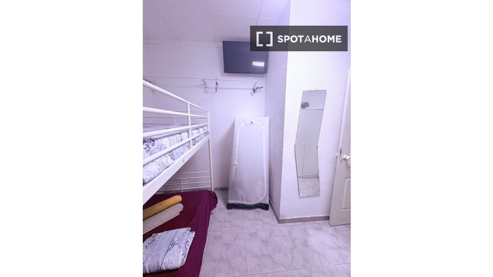Double room Barcelona, 5 beds, 50m² — photo 15