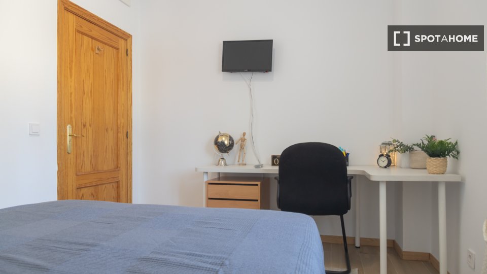Double room Madrid, 5 beds — photo 9