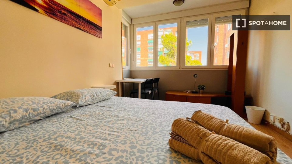 Double room Madrid, 4 beds — photo 18