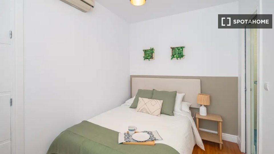 Double room Madrid, 8 beds — photo 19