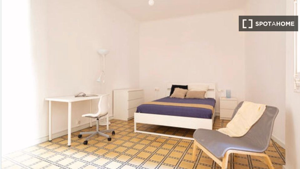 Double room Barcelona, 4 beds, 75m² — photo 10
