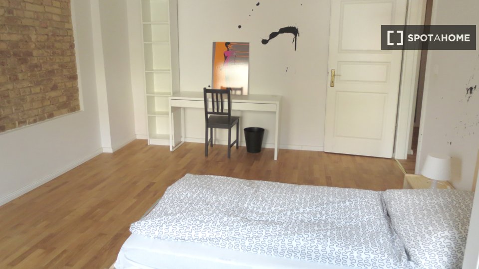 Double room Berlin, 3 beds, 63m² — photo 8