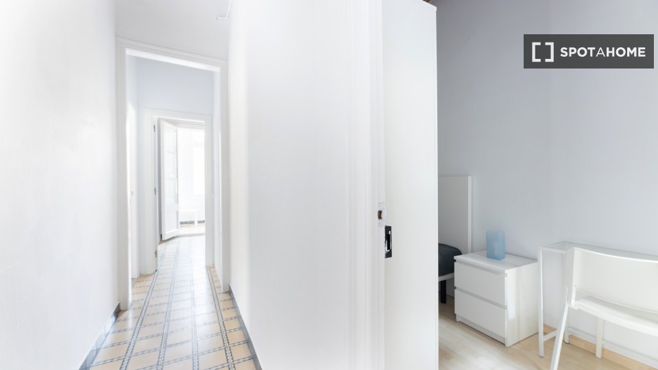 Double room Barcelona, 4 beds, 75m² — photo 14
