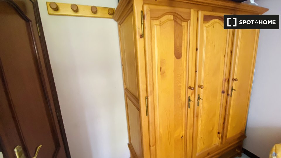Double room Valencia, 3 beds, 90m² — photo 10