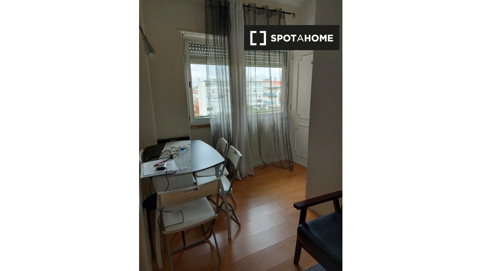 Double room Lisbon, 4 beds, 110m² — photo 10
