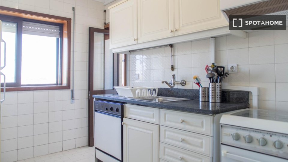 Double room Porto, 5 beds, 100m² — photo 16