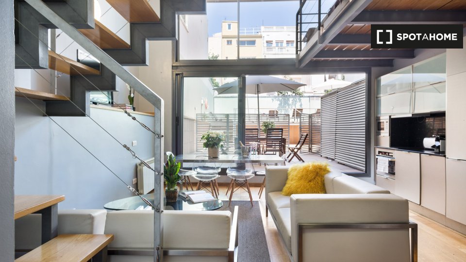 Apartment Barcelona, 3 beds, 80m² — photo 1