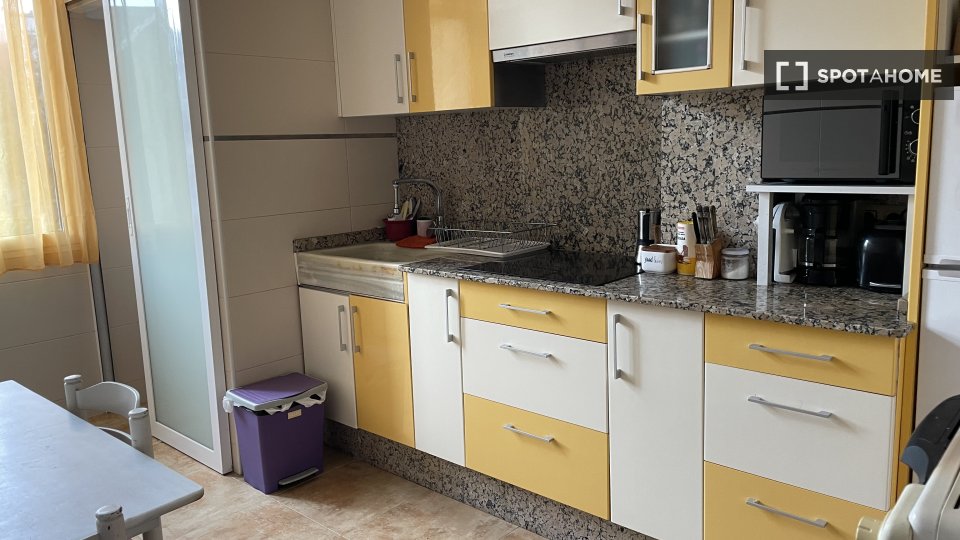 Double room Vigo, 4 beds, 90m² — photo 2