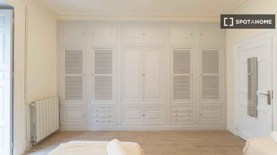 Double room Madrid, 9 beds — photo 15