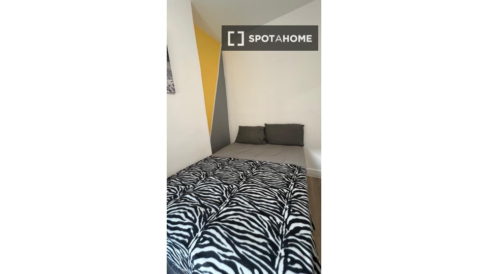 Double room London, 5 beds — photo 18