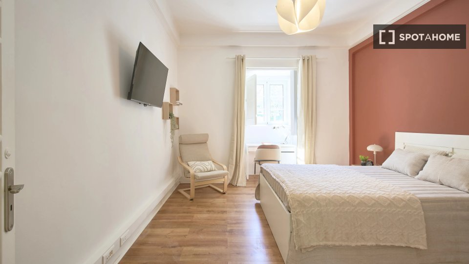 Double room Lisbon, 9 beds — photo 1