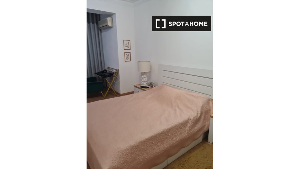 Apartment Lisbon, 2 beds, 80m² — photo 10
