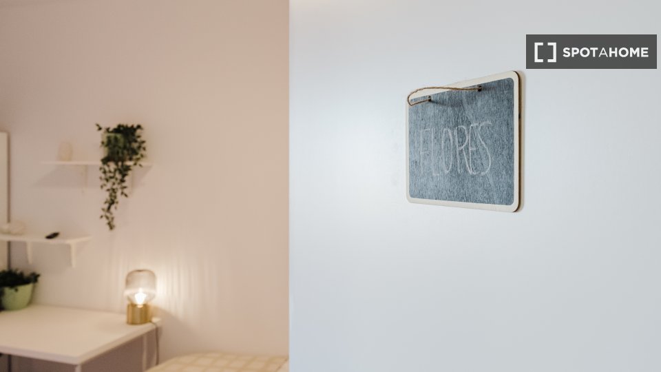 Double room Barcelona, 3 beds, 62m² — photo 16