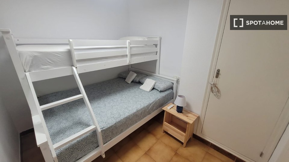 Apartment Alicante, 2 beds, 70m² — photo 11