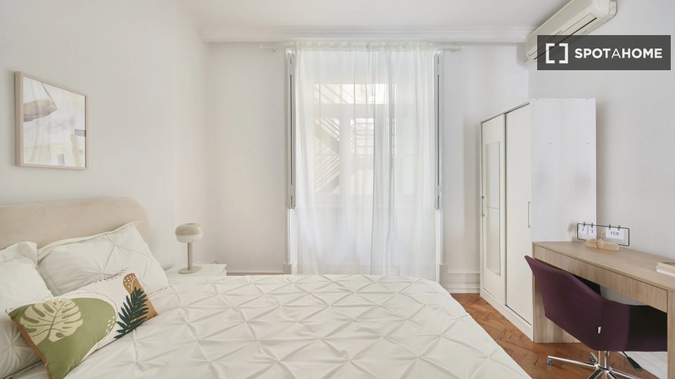 Double room Lisbon, 8 beds — photo 12