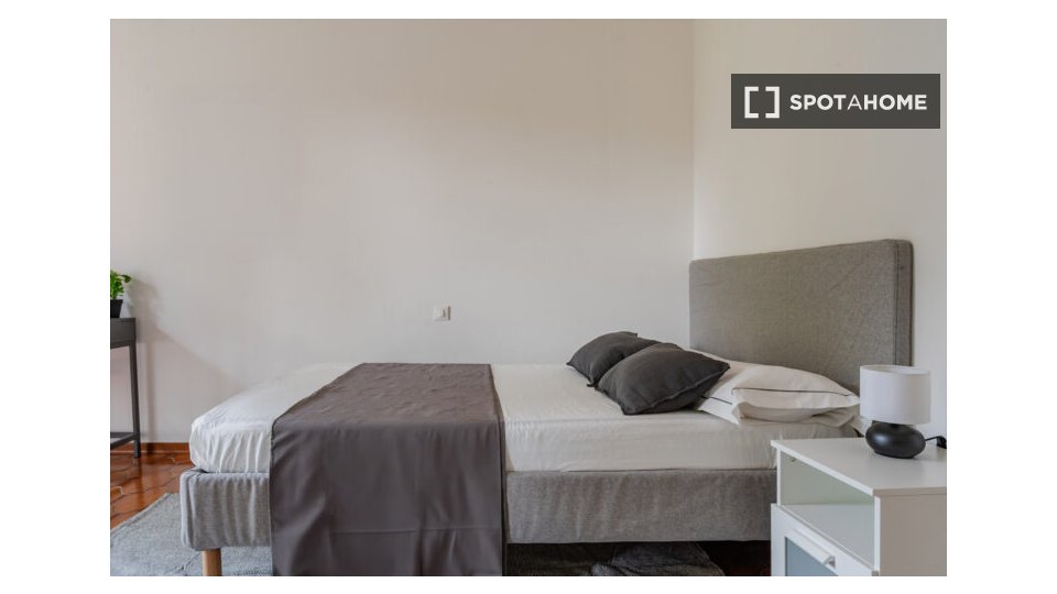 Double room Milan, 3 beds — photo 1