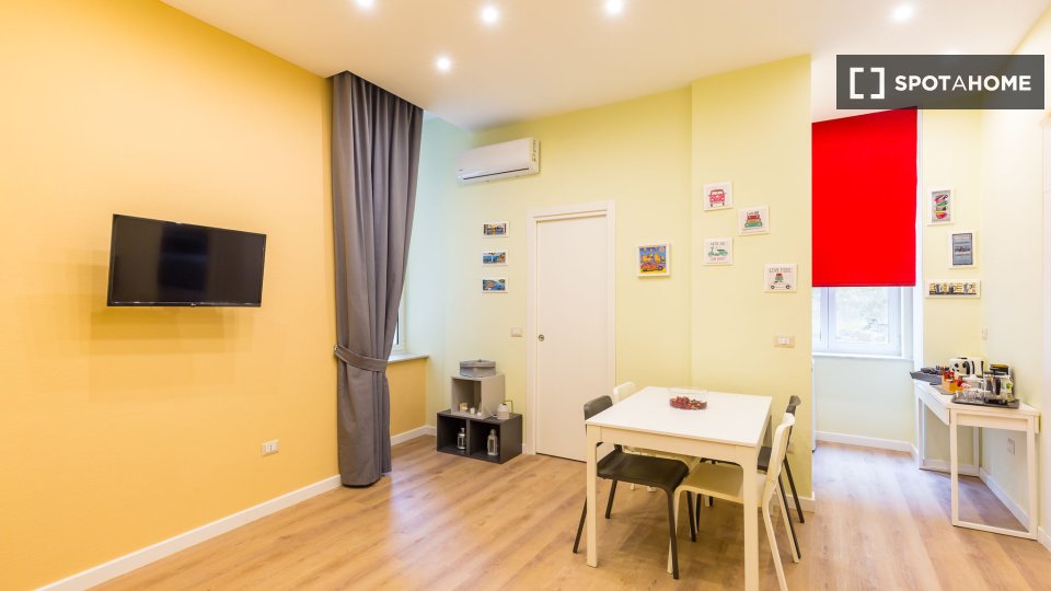 Apartment Naples, 1 bed, 65m² — photo 1