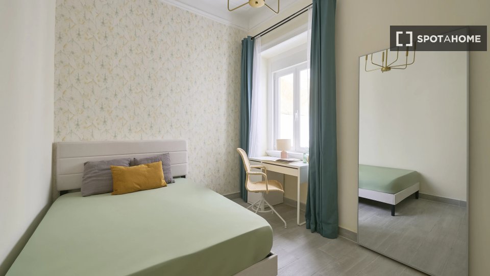 Double room Lisbon, 5 beds — photo 11