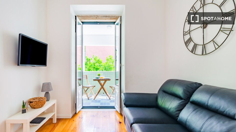 Apartment Lisbon, 2 beds — photo 18