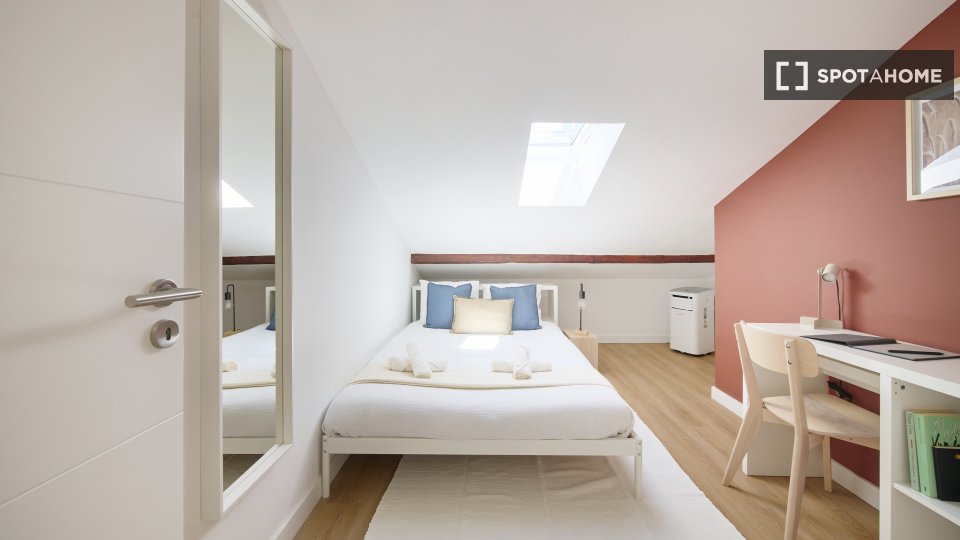 Double room Lisbon, 9 beds — photo 18