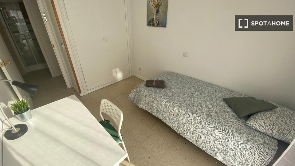Double room Madrid, 5 beds — photo 7